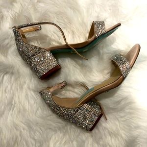 Women’s Betsey Johnson 👠 heels .